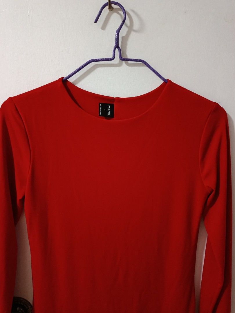 Preloved Red Long sleeves Mini Dress (Category: Dresses) located in Manila. Submitted by grasyaaaaasb (Listing ID 1470472527, Image 2). Description: used once only for an event large on tag but can fit medium to large neoprene fabric.