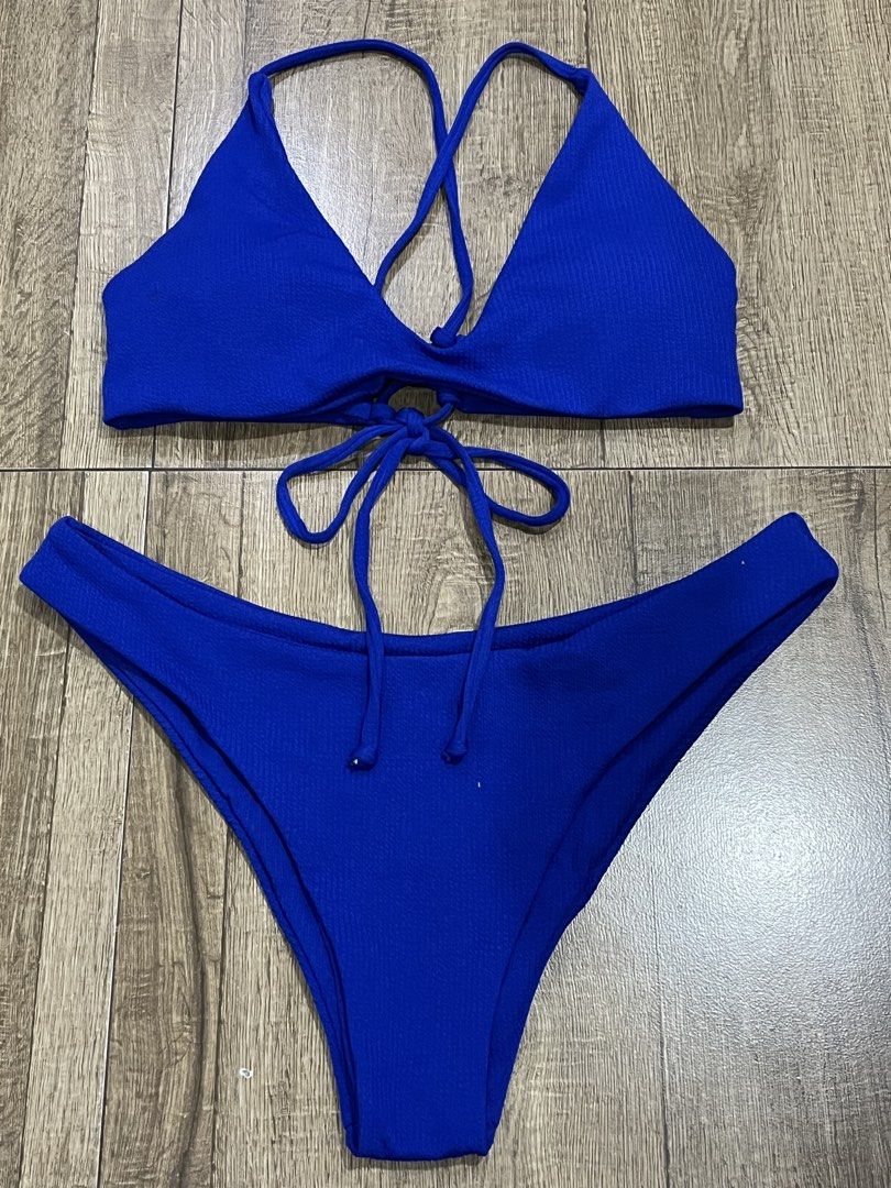 Pre-loved Royal Blue Two-Piece Swimsuit (Category: Bikinis & Swimsuits) located in Las Pinas. Submitted by kathybianca (Listing ID 1470470495, Image 1). Description: ‼️ the swimsuit is washed thoroughly, but I highly encouraged to wash again before use. - used once - with padding and pad slot RFS: -Decluttering.