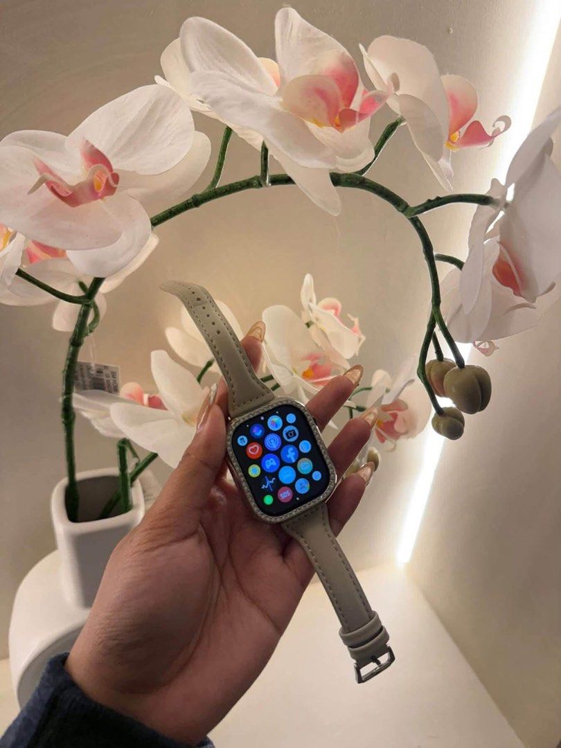 Premium Copy Iwatch (Category: Wearables & Smart Watches) located in Caloocan City. Submitted by JennMT (Listing ID 1470385647, Image 2). Description: i wtch SERIES 10- 2500 only brandnew perfect partner ng iPhone mo! Pwede den sa android. Super nipis lang neto kaya maganda talaga!! 💕 •2 strap included •GPS •46MM •Extra Tin Edge •With Magnetic charger ~ Manual •Connect via Qr, thurd party app •Compatible IOS & Android Devices Features💫 •Kcal co