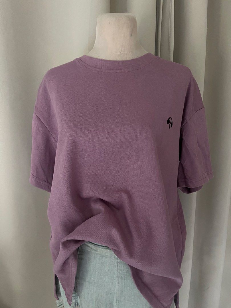 PREMIUM Oversized Dog EMBROID (Category: Shirts) located in Cainta. Submitted by zlove111 (Listing ID 1470456266, Image 2). Description: - Color: Lilac - Fit: Relaxed, oversized - Material: Nice heavy cotton for daily comfort - Design: Cute embroidered black dog graphic on left chest - Details: Thick ribbed crew neckline and split hem sides up to xl 22".