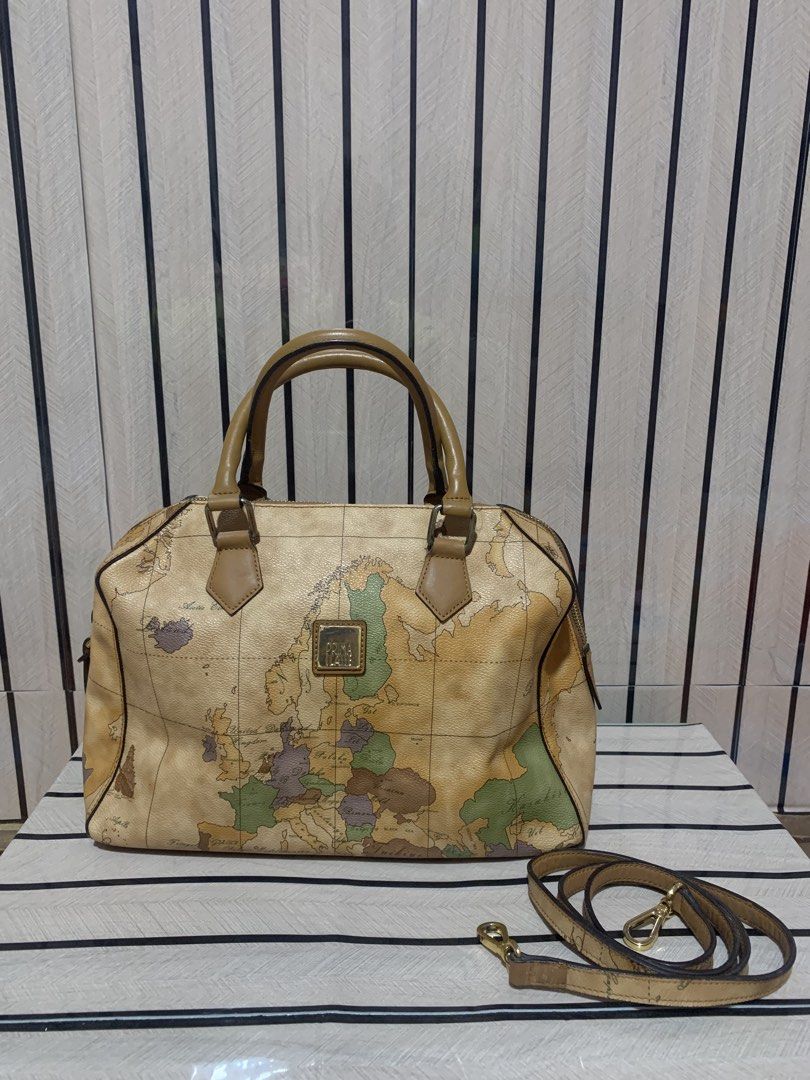 Prima Classe Map Boston Crossbody Bag (Category: Cross-body Bags) located in San Fernando. Submitted by preluxuria_online_shop (Listing ID 1470376665, Image 1). Description: .