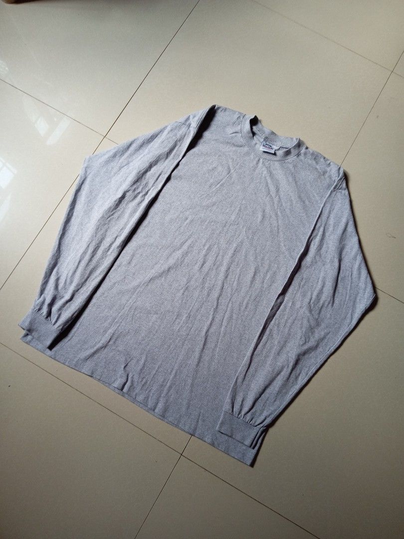 Pro Club Heavy Weight Long Sleeve (Category: Hoodies) located in Manila. Submitted by sonny2k (Listing ID 1470445805, Image 2). Description: width: 25 length: 32 .