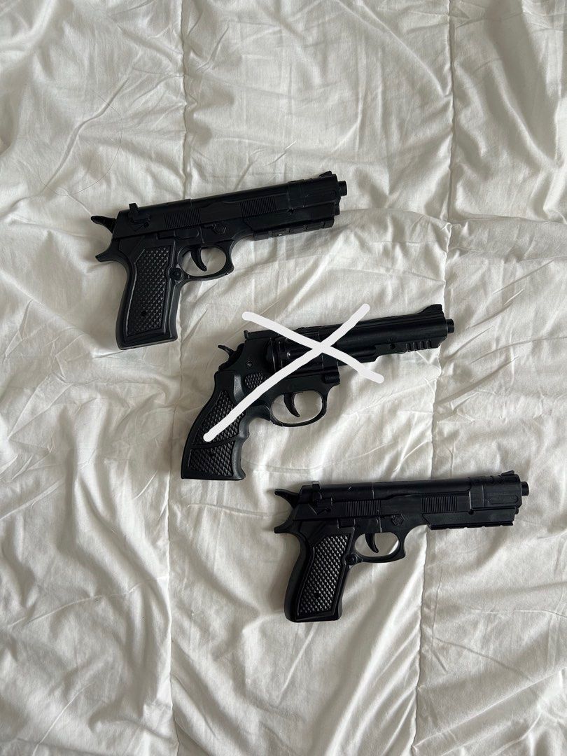 PROP TOY Black Plastic Toy Guns for Halloween costume police robber ...