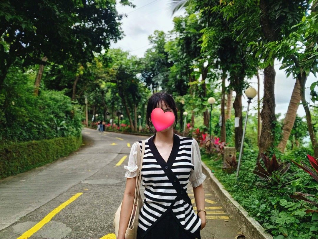 Puff Sleeve Top (Category: Blouses) located in Baras. Submitted by xixiisoy (Listing ID 1470395928, Image 1). Description: .