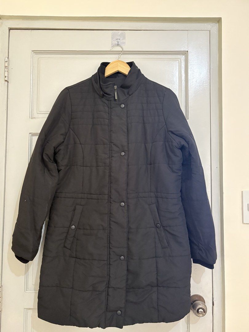 Puffer Jacket (Category: Coats, Jackets and Outerwear) located in Apalit. Submitted by minimaliztcloset (Listing ID 1470374522, Image 1). Description: .