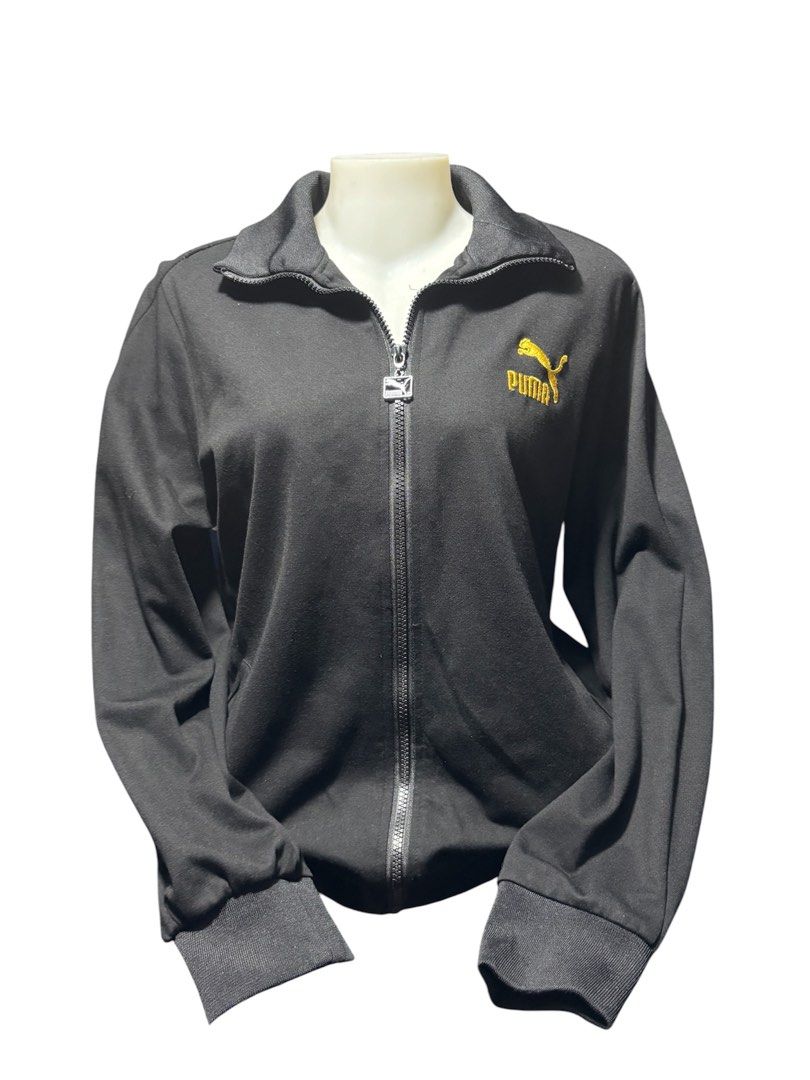 Puma Black Jacket (Category: Coats, Jackets and Outerwear) located in Pasig City. Submitted by swapwithme (Listing ID 1470519643, Image 1). Description: 9/10 condition! Yung pagkablack neto parang brandnew! Large size Location: villaupeng caniogan pasig.