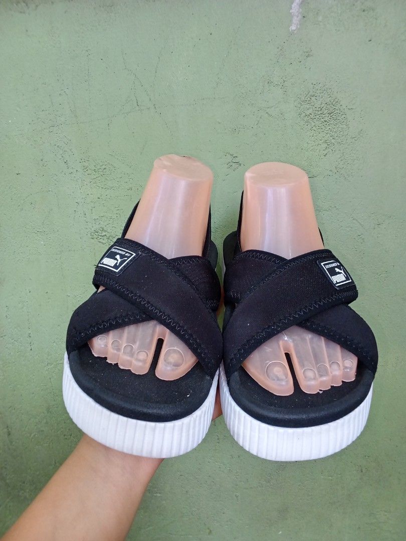 Puma platform sandals (Category: Flats & Sandals) located in General Santos City (Dadiangas). Submitted by ukayonlineshoppe (Listing ID 1470477073, Image 2). Description: 25xm excellent condition magaan original.