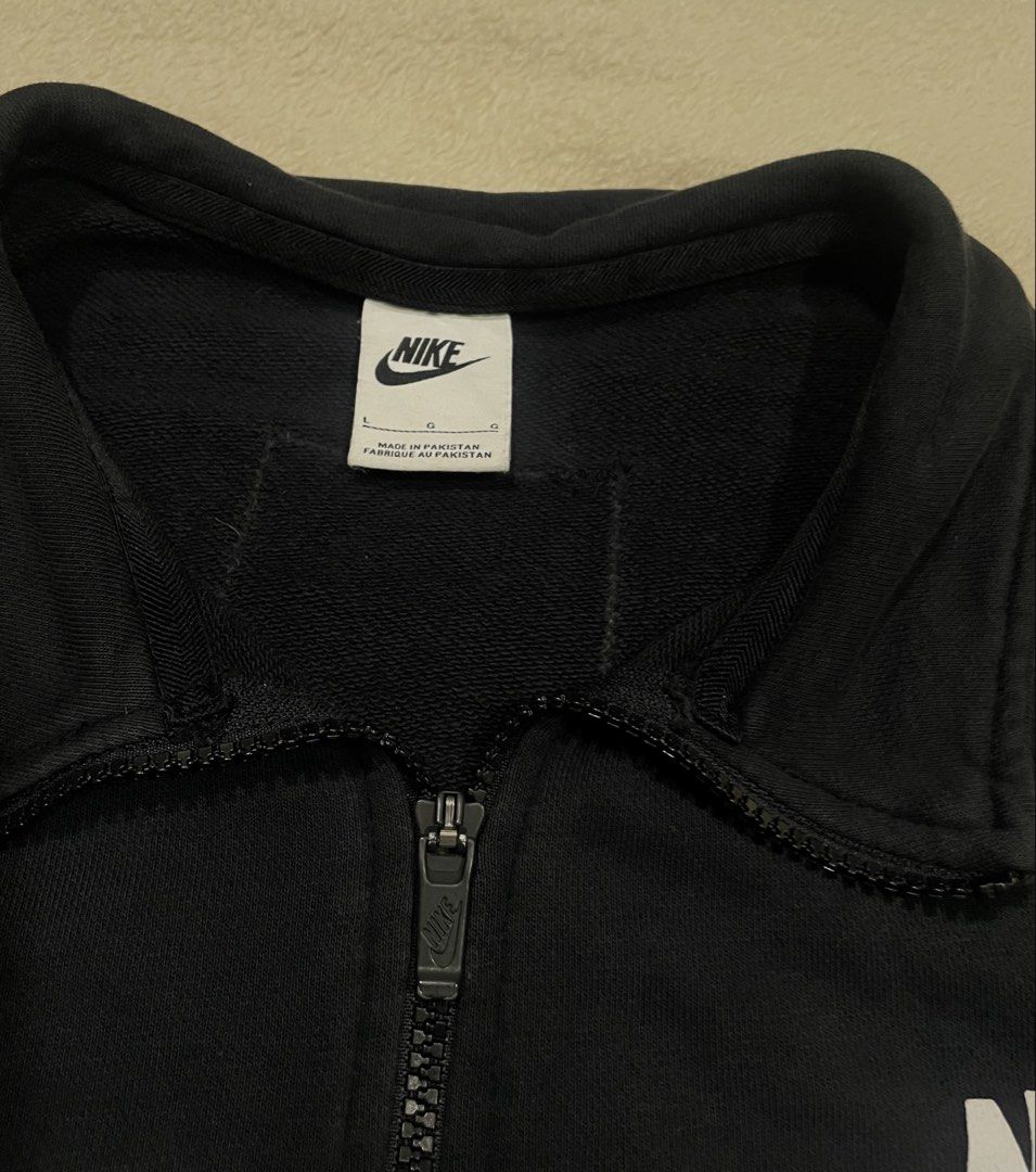Quarter Zip Nike (Category: Coats, Jackets and Outerwear) located in Zamboanga. Submitted by chrizthrift (Listing ID 1470504917, Image 2). Description: 21x27.