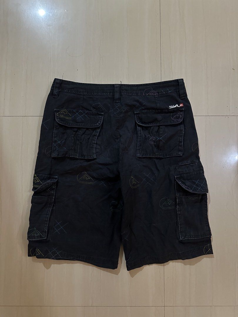 Quick Silver (Category: Shorts) located in Alitagtag. Submitted by bhthrift_30 (Listing ID 1470478279, Image 2). Description: Quick Silver Size 32 1k+sf Dm📩.