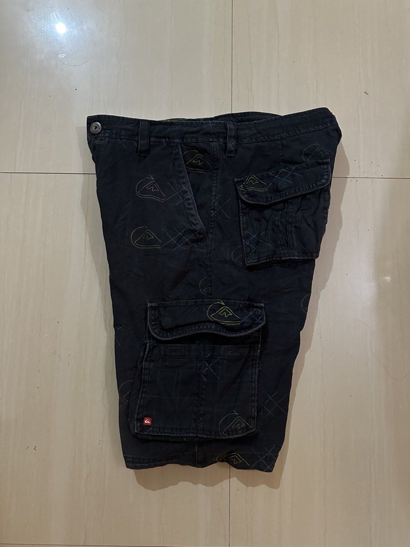 Quick Silver (Category: Shorts) located in Alitagtag. Submitted by bhthrift_30 (Listing ID 1470478279, Image 3). Description: Quick Silver Size 32 1k+sf Dm📩.