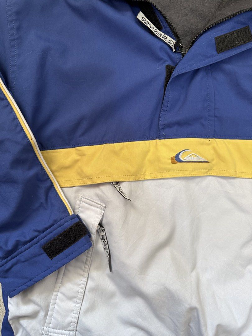 Quicksilver Anorak (Category: Coats, Jackets and Outerwear) located in Manila. Submitted by badwillcurated (Listing ID 1470370834, Image 3). Description: QUICKSILVER 90s half zip colorblock anorak jacket L – 23W 26L 9.5/10 Issue: small bleach stain at the back.