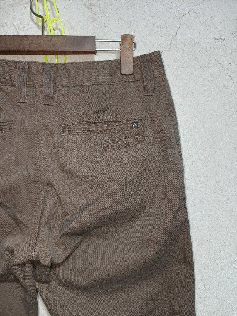 QUIKSILVER PANTS (Category: Jeans) located in Butuan. Submitted by miltonpulido (Listing ID 1470458826, Image 3). Description: Quiksilver Dimes: Waistline 32-33 Length 39.5 Hem 8.1 like new no issue.