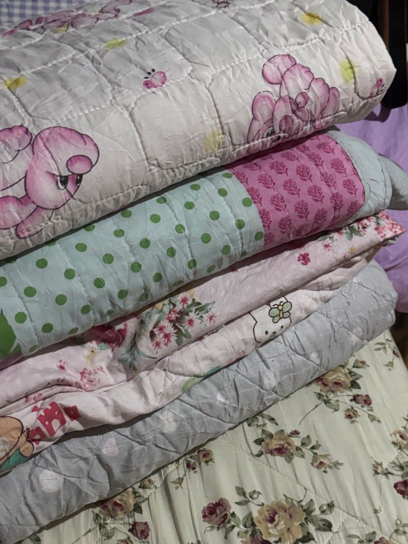 QUILT COMFORTER AND DUVET COVER (Category: Children's Beds) located in Caloocan City. Submitted by ravihannaa (Listing ID 1470500397, Image 1). Description: 350 each 500 patchwork Single-double.