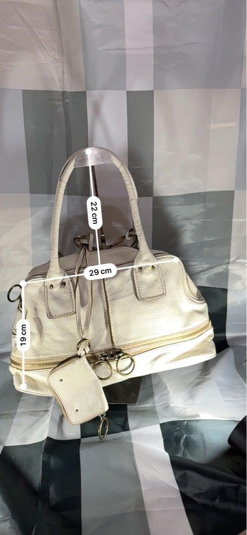 Rabeangco (Category: Shoulder Bags) located in Cavite. Submitted by bags_unltd143 (Listing ID 1470362680, Image 3). Description: Duffle Leather bag with shoe compartment at the bottom.