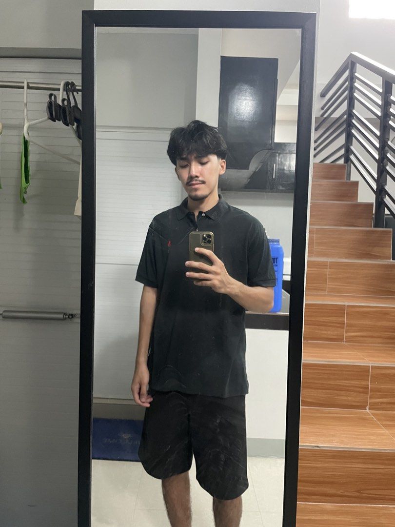 Ralph Lauren Polo Shirt (Category: Tshirts & Polo Shirts ) located in Munoz. Submitted by kobswitdathrifts (Listing ID 1470483536, Image 1). Description: 27.5 front 30 back length & 22 width.