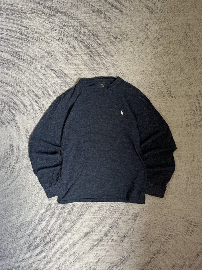 ralph lauren sweater (Category: Coats, Jackets and Outerwear) located in Manila. Submitted by lesterrrrrr (Listing ID 1470467071, Image 1). Description: .