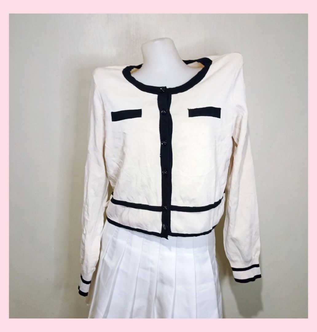 Random Blouses (Category: Blouses) located in Manila. Submitted by goldenmountain.e4137d (Listing ID 1470492581, Image 1). Description: Please message me if you're interested, I'll give the other details..