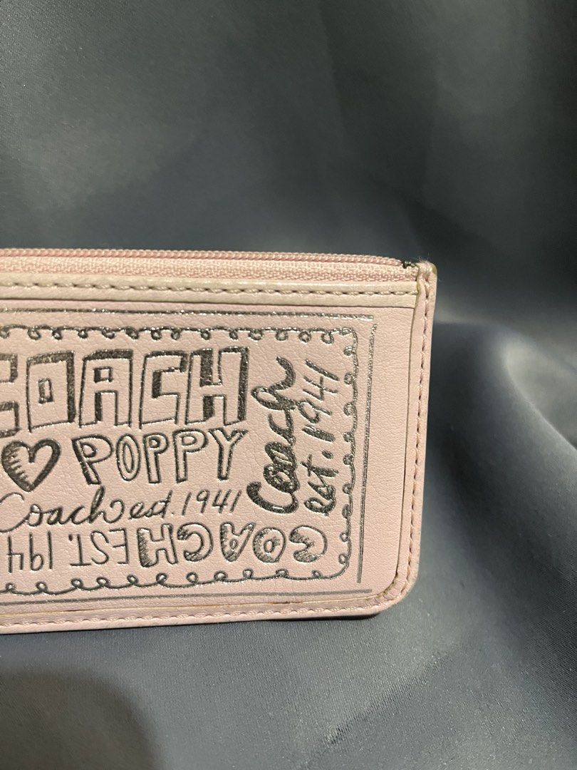 Rare coach poppy card holder (Category: Wallets & Card holders) located in Davao. Submitted by harryybane90592 (Listing ID 1470530293, Image 3). Description: .