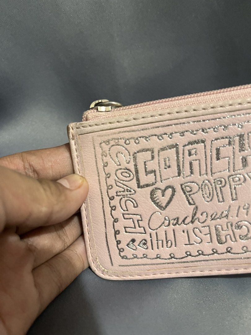 Rare coach poppy card holder (Category: Wallets & Card holders) located in Davao. Submitted by harryybane90592 (Listing ID 1470530293, Image 2). Description: .