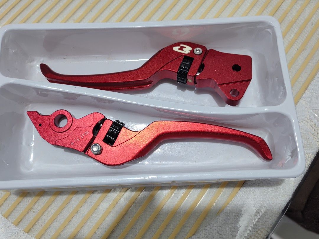 RCB Alloy Lever for CLICK (Category: Body Parts and Accessories) located in Dasmarinas. Submitted by s3pphh (Listing ID 1470451800, Image 1). Description: Alloy Lever with stopper Brand New.