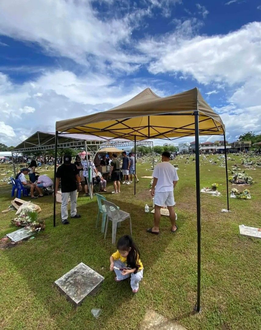 RECTRACTABLE TENT 2*2M & 3*3M (Category: Outdoor Furniture) located in Manila. Submitted by zhaeila23 (Listing ID 1470410157, Image 2). Description: Retractable Tent Onhand and Brandnew💯 Heavyduty✨ 2x2m - ₱1,800 only! 3x3m - ₱2,000 only! Colors Available: 🟤🔵🔴🟢 📍SANMIGUEL,PASIG LOC!! DM FOR ORDER 📩.