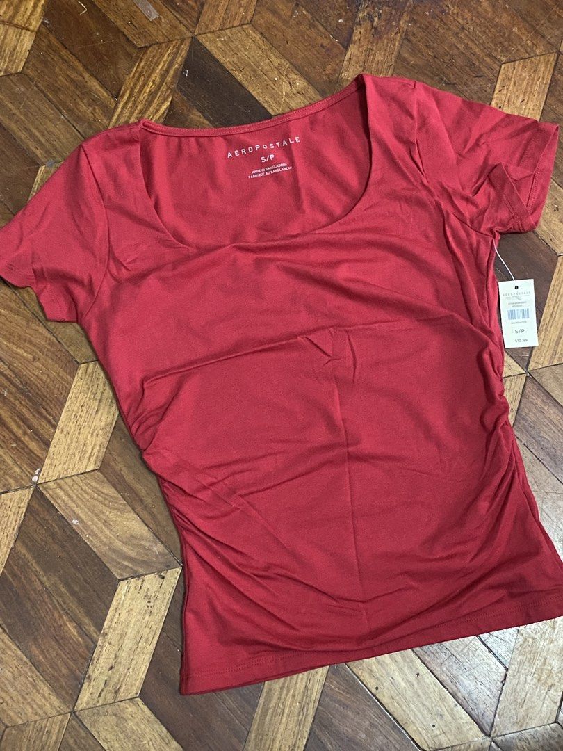 Red Fitted Top (Category: Shirts) located in Pasig City. Submitted by minnie.12 (Listing ID 1470537192, Image 2). Description: 📍Pasig City 🚛 jnt/lalamove item+sf MOP: Gcash .