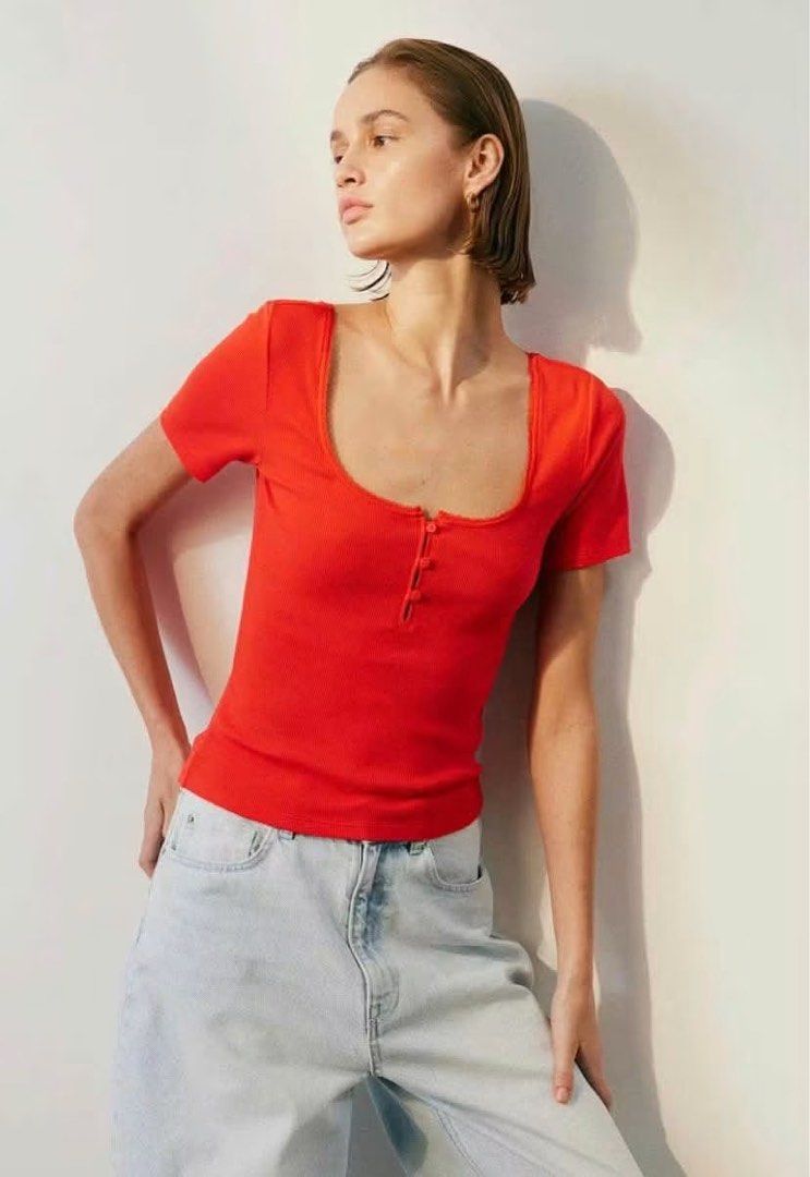 Red Ribbed Scoop Neck Short Sleeve Tee (Category: Shirts) located in Davao. Submitted by hercloset.dvo (Listing ID 1470482579, Image 1). Description: used once OG price ₱499.