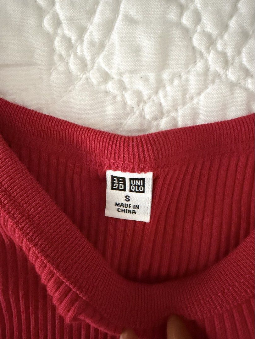 Red Uniqlo Sleeveless Crop Top (Category: Sleeveless) located in Quezon City. Submitted by kelangot (Listing ID 1470422113, Image 2). Description: Selling this item in great condition! Brand: uniqlo Size: small Condition: worn only once Color: red RFS: decluttering 📦 Shipping: C/O buyer 💸 Payment: GCash, BPI, or GoTyme Feel free to message me for inquiries Strictly no cancellations, returns, or refunds. Happy shopping! ♡.