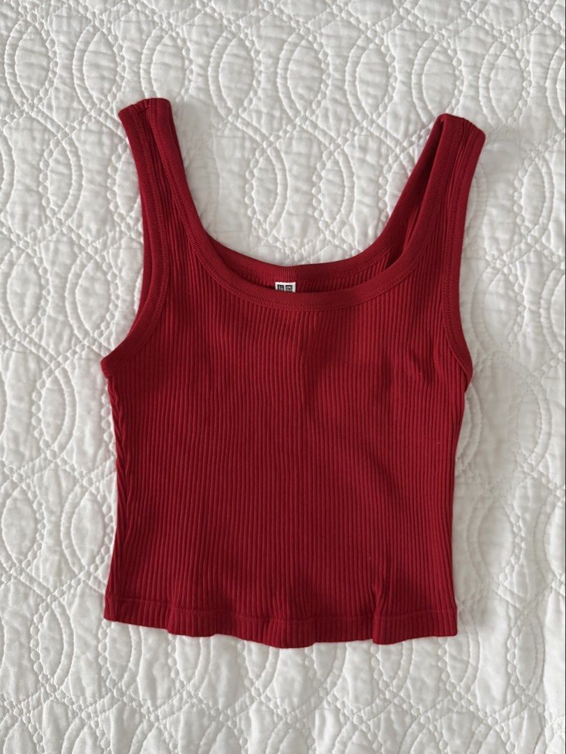 Red Uniqlo Sleeveless Crop Top (Category: Sleeveless) located in Quezon City. Submitted by kelangot (Listing ID 1470422113, Image 1). Description: Selling this item in great condition! Brand: uniqlo Size: small Condition: worn only once Color: red RFS: decluttering 📦 Shipping: C/O buyer 💸 Payment: GCash, BPI, or GoTyme Feel free to message me for inquiries Strictly no cancellations, returns, or refunds. Happy shopping! ♡.