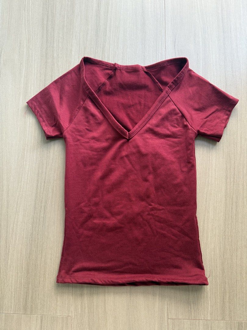 red v neck top (Category: Sleeveless) located in Manila. Submitted by bella_boo (Listing ID 1470436279, Image 1). Description: have to sell by TUESDAY tags 🏷️ brandy melville subdued cotton on bershka stradivarius zara pull n bear hnm edikted.