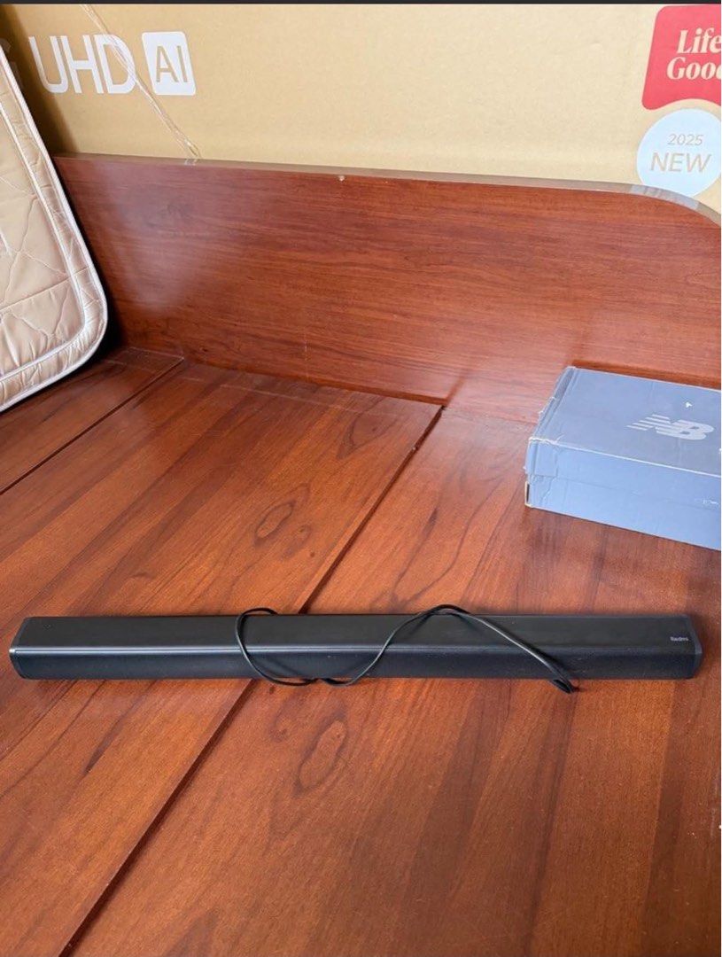Redmi TV Soundbar Black (Category: Soundbars, Speakers & Amplifiers) located in Las Pinas. Submitted by basicapparel_mnl (Listing ID 1470372734, Image 2). Description: Redmi Soundbar - Black Redmi soundbar - Power and control buttons on top - Rear port for cable connections - Great for home entertainment Lightly Used, still in its best condition RFS: upgraded .