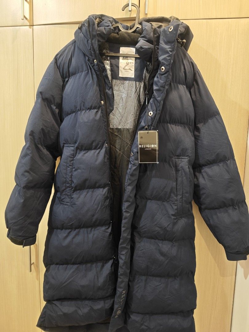 Religion London Puffer Down Jacket Navy Blue Long (Category: Coats, Jackets and Outerwear) located in Malabon City. Submitted by neon.neon2 (Listing ID 1470544381, Image 1). Description: For sale! 2300 php only firm! No more lastprice! Long puffer jacket for men Brandnew from japan complete with hangtags Brand religion london Color dark navy blue Size large can fit XL Dimes: - width 24/25 inches - lenght 45 inches Kindly message me if interested 