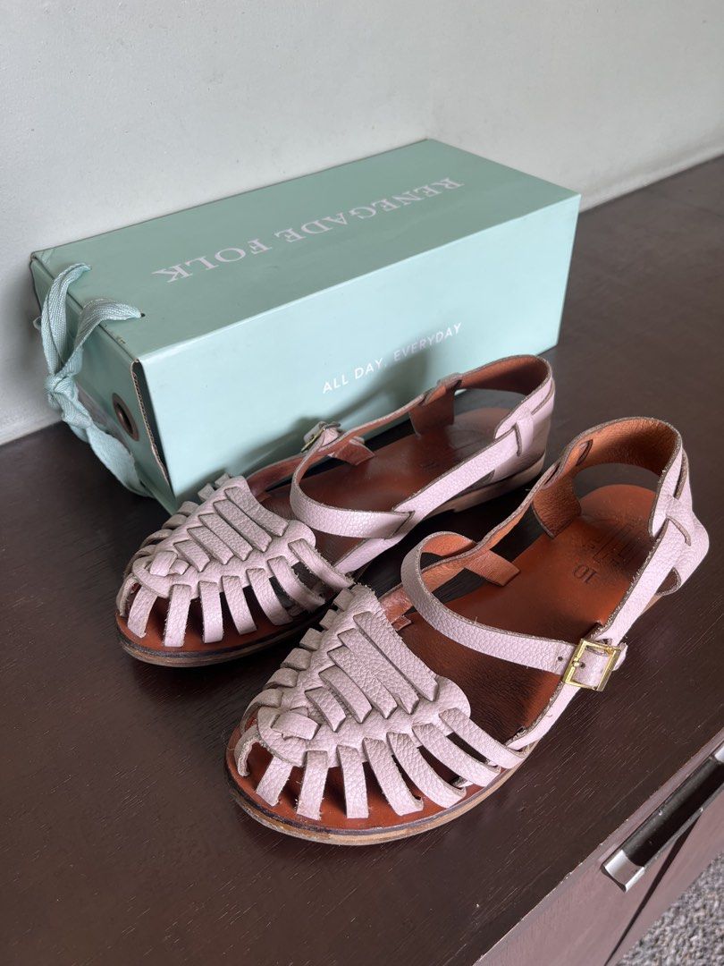 Renegade Folk Formation Sandals (Category: Flats & Sandals) located in Quezon City. Submitted by sustainable.sarah (Listing ID 1470351738, Image 3). Description: Formation size 10 In cm: Length 26cm Width 8.8 Nude color (but its more pink) See pics for condition of the product.