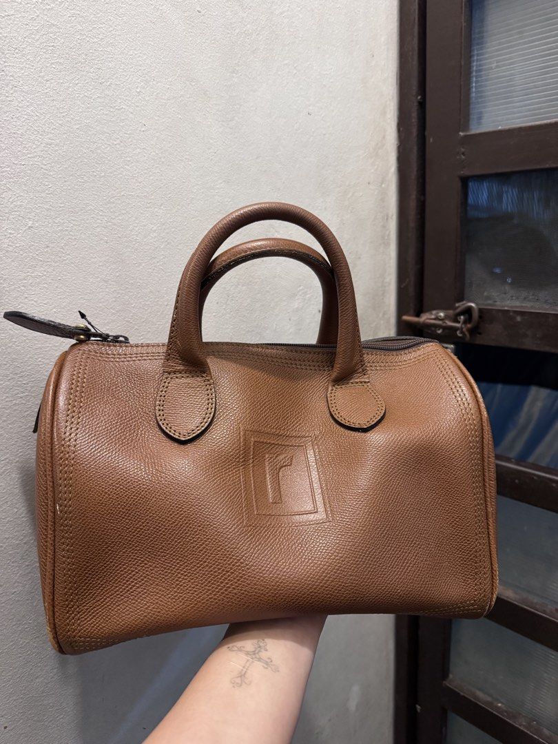 RENOMA Doctors bag (Category: Purses & Pouches) located in Manila. Submitted by thriftyhaven2023 (Listing ID 1470349921, Image 1). Description: Has normal signs of usage only..