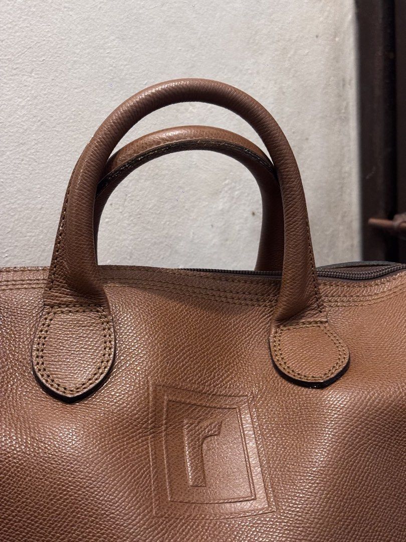 RENOMA Doctors bag (Category: Purses & Pouches) located in Manila. Submitted by thriftyhaven2023 (Listing ID 1470349921, Image 2). Description: Has normal signs of usage only..
