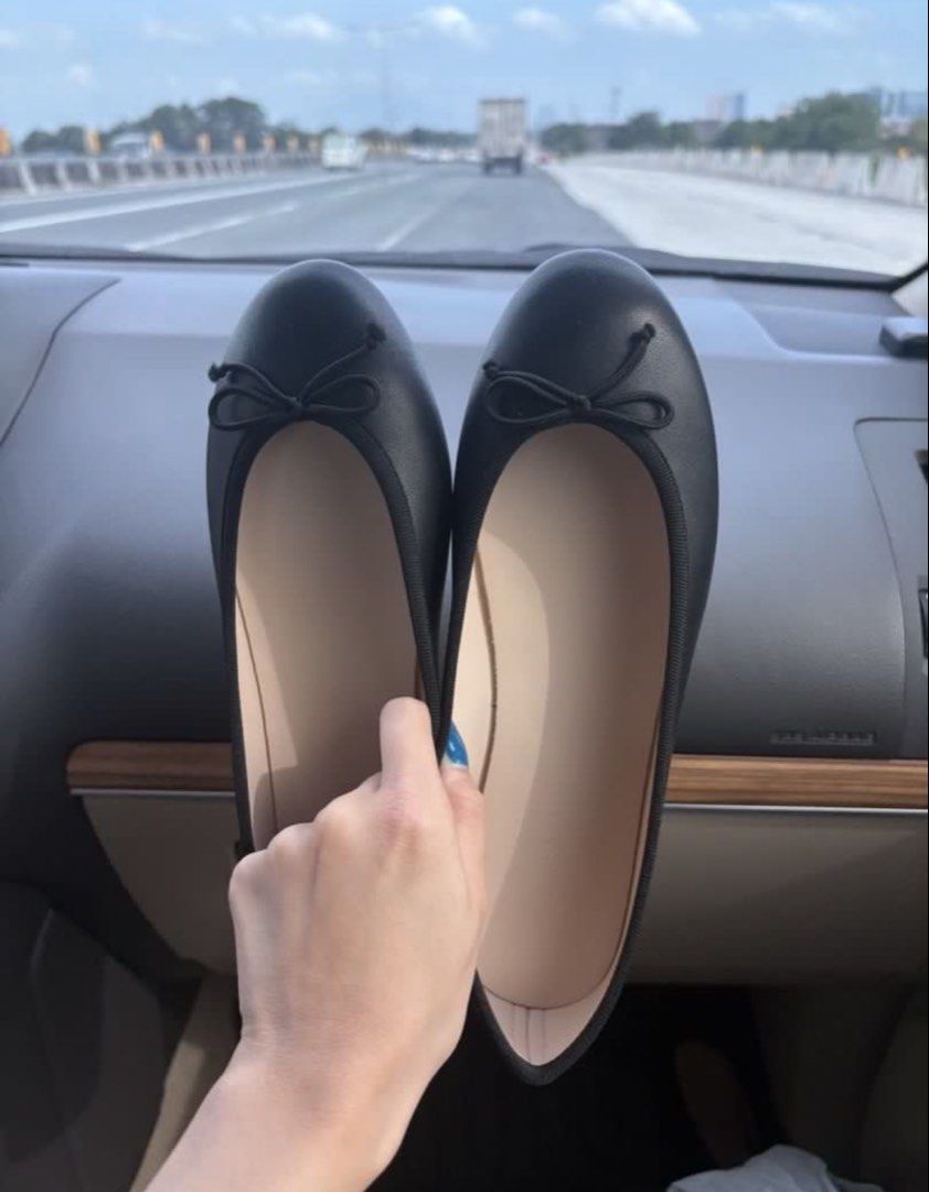 Repetto Style Black ballet flats (Category: Sandals) located in Manila. Submitted by namiskyumi (Listing ID 1470453037, Image 2). Description: - never used - rts: got the wrong size - cute and chic style cos the toe area is shorter like repettos - from taobao - price a little negotiable, just message me!! - flattering overall fit, doesnt cut your legs off - used once - 25-26cm.