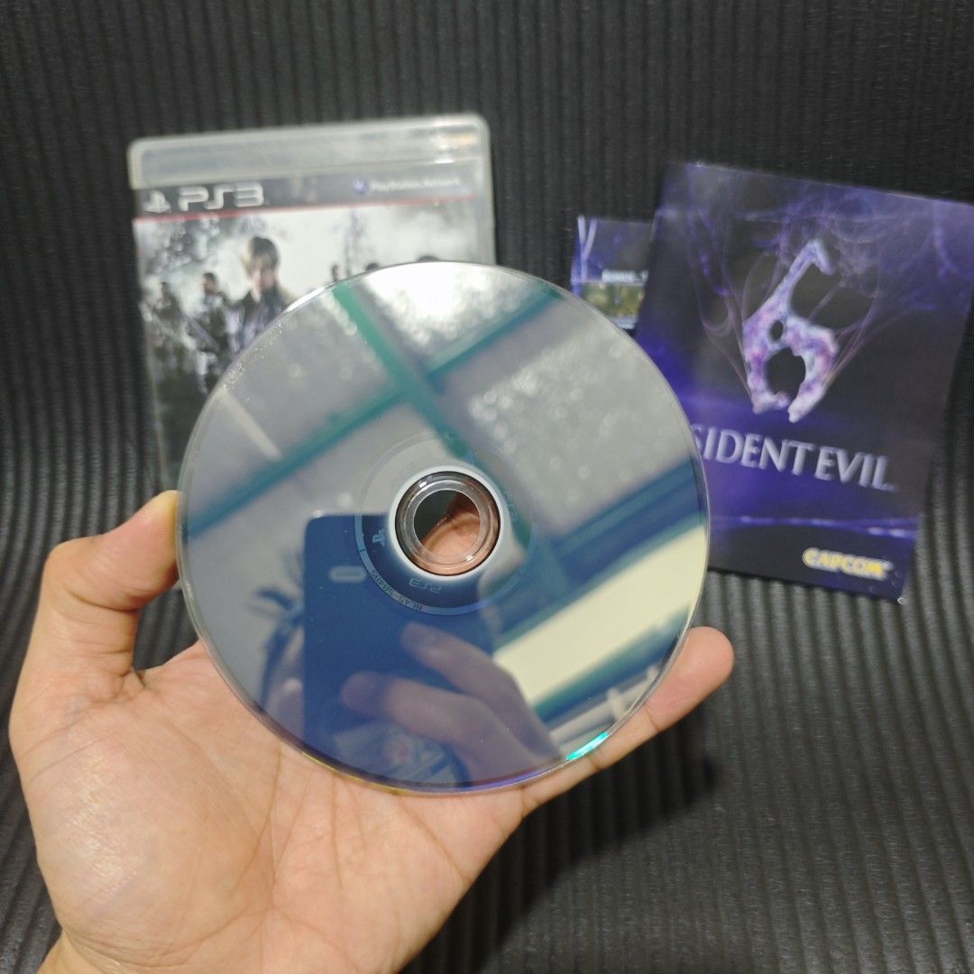 Resident Evil 6 PS3 Game R3 (Category: PlayStation) located in Quezon City. Submitted by shopme_gadget30 (Listing ID 1470518808, Image 2). Description: kindly read the details first for sale fixed price mint condition tested and working with Case and disc game (no scratches) with Manual compatible to ps3 console R3 Region qc area meet up: sm north shipping fee must shoulder by the buyer via lalamove or grab payment: bdo/gcash happy gaming everyon