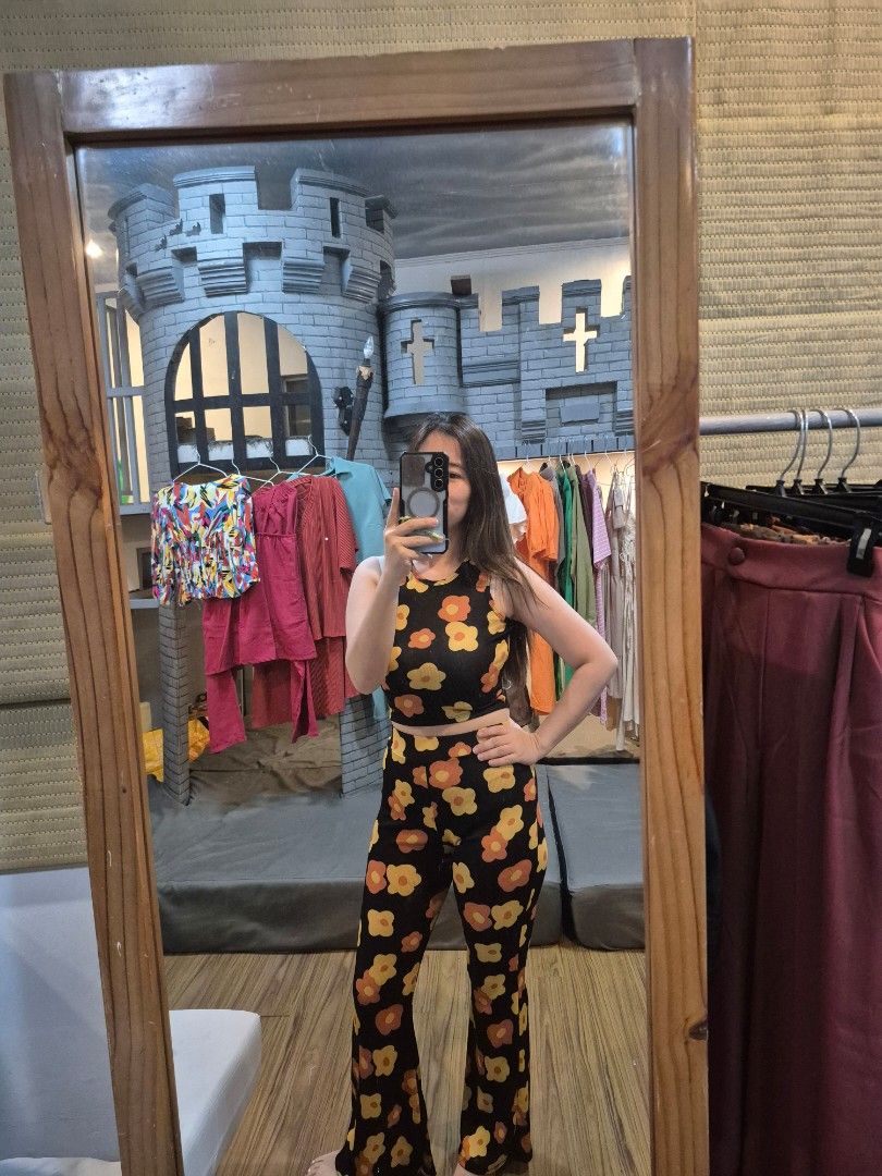 Retro Floral Coords (Category: Sets or Coordinates) located in Manila. Submitted by kayencee_27 (Listing ID 1470556881, Image 1). Description: Brandnew sets with individual plastic floral design ribknit fab garterized waistline flare pants bust is 32"-36" wa9st is 26"-30".