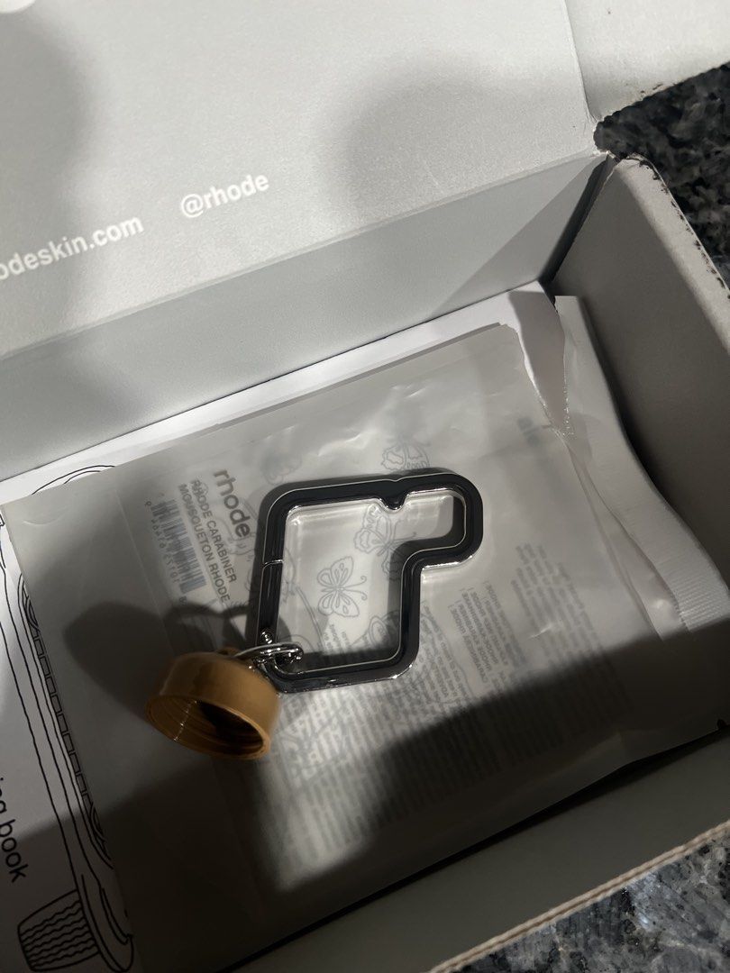 rhode alexandra leclerc carabiner (Category: Accessory Holder, Box & Organizers) located in Mandaluyong City. Submitted by everythin.must.go (Listing ID 1470349454, Image 3). Description: just opened to take photo once!!.