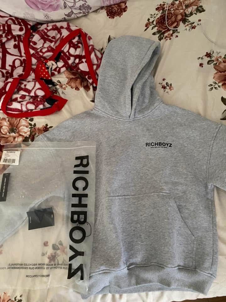 Richboyz Hoodie (Category: Coats, Jackets and Outerwear) located in Quezon City. Submitted by eeenajarro81393 (Listing ID 1470425449, Image 1). Description: Used once brand new condition Complete with zip lock Size small 26.5 length 23.5 width Original Richboyz.