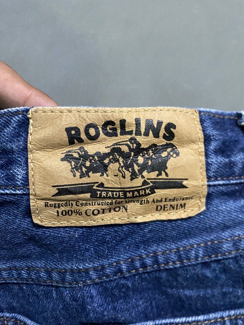 Roglins Jorts (Category: Shorts) located in Dumaguete. Submitted by darios_thrift (Listing ID 1470497705, Image 3). Description: Roglins Jorts ₱450 + sf Size : 36 Dimes : 36 x 22 Hem : 9.5 Excellent condition ✅ Issue : None Need wash Color rate : 10/10 (Color may vary due to lighting).