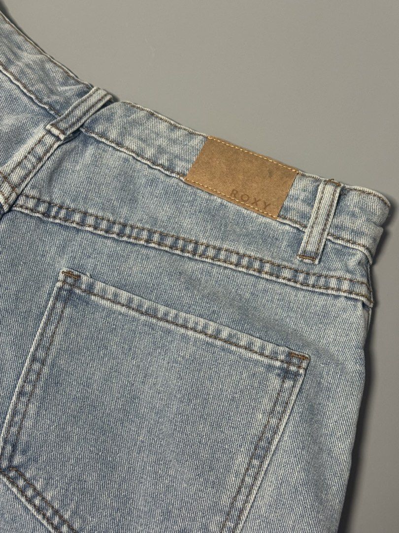 Roxy Jorts (Category: Shorts) located in Las Pinas. Submitted by weryouat (Listing ID 1470454491, Image 2). Description: Roxy Womens Jorts🚨🚨🚨 Denim light washed Excellent Condition 29" waist 13"thigh 20"hem 37" length Asian Length 1000 only MOP BPI/GCASH SHIP VIA J&T/Lalamove PAYMENTS FIRST POLICY LAS PINAS📍.
