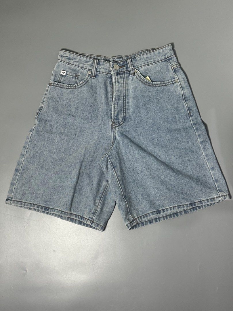 Roxy Jorts (Category: Shorts) located in Las Pinas. Submitted by weryouat (Listing ID 1470454491, Image 1). Description: Roxy Womens Jorts🚨🚨🚨 Denim light washed Excellent Condition 29" waist 13"thigh 20"hem 37" length Asian Length 1000 only MOP BPI/GCASH SHIP VIA J&T/Lalamove PAYMENTS FIRST POLICY LAS PINAS📍.