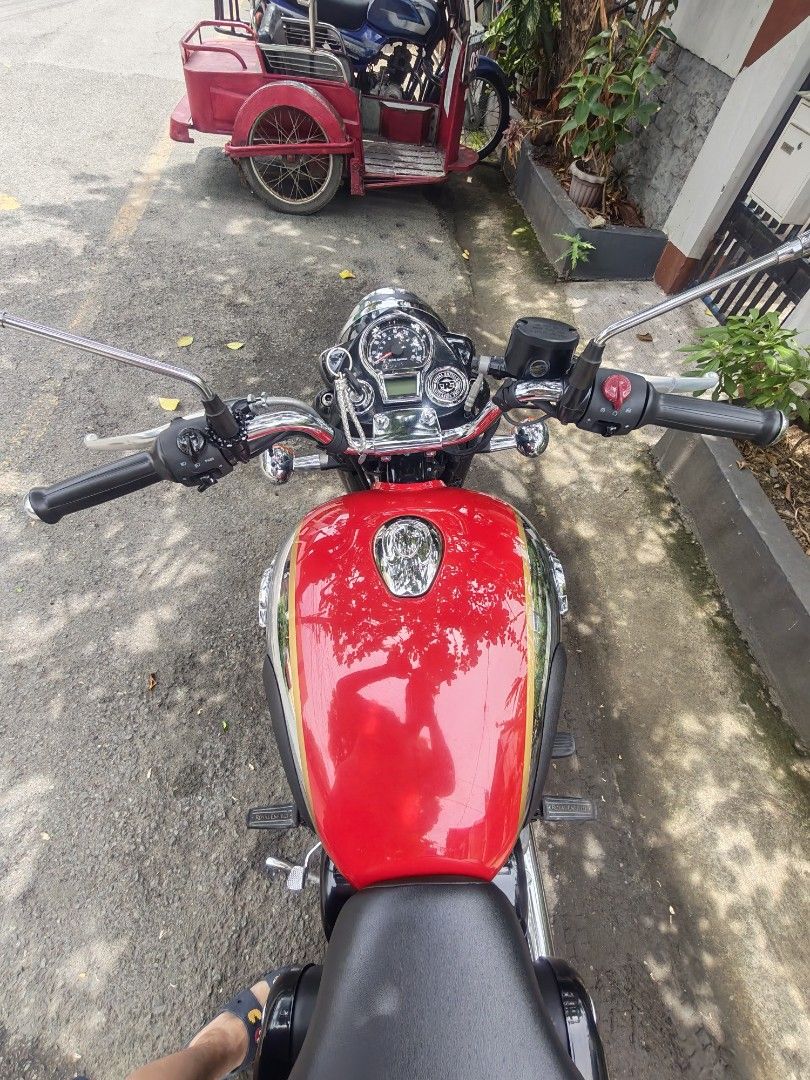 Royal Enfield Classic 350 Red Motorcycle (Category: Motorbikes for Sale) located in Quezon City. Submitted by kennixvictorino1991 (Listing ID 1470366396, Image 3). Description: 2022 Royal Enfield Classic 350 Chrome Red 1,200+Odo Registered until April 2027 Issue: Super minor scratches lang na halos di naman kita at halata RFS: di nagagamit, magkokotse na lang.