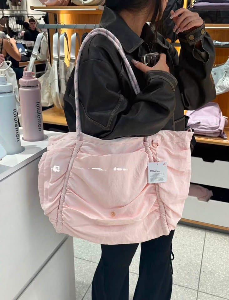 Ruched Tote Bag (Category: Tote Bags) located in Manila. Submitted by bagislifeshop (Listing ID 1470368020, Image 3). Description: .
