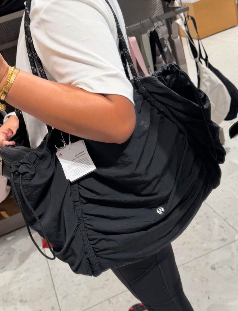 Ruched Tote Bag (Category: Tote Bags) located in Manila. Submitted by bagislifeshop (Listing ID 1470368020, Image 1). Description: .