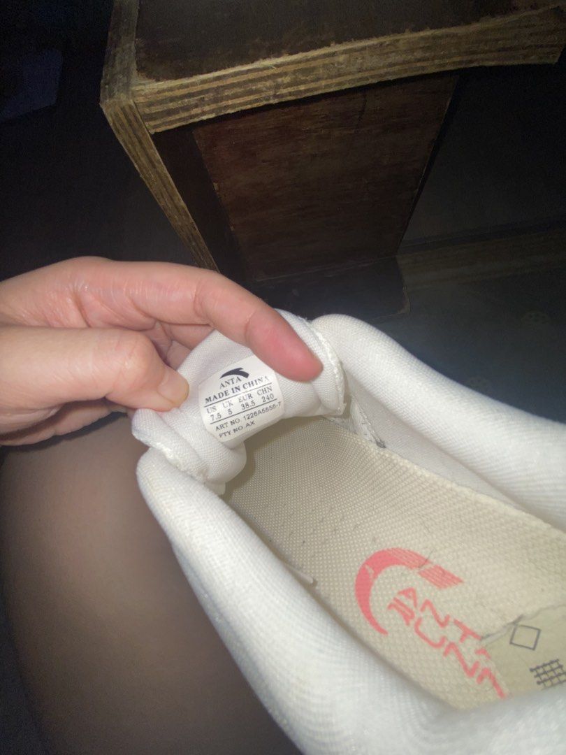 Running shoes fs (Category: Sneakers) located in Makati City. Submitted by ashley_m (Listing ID 1470434858, Image 3). Description: Running shoes.