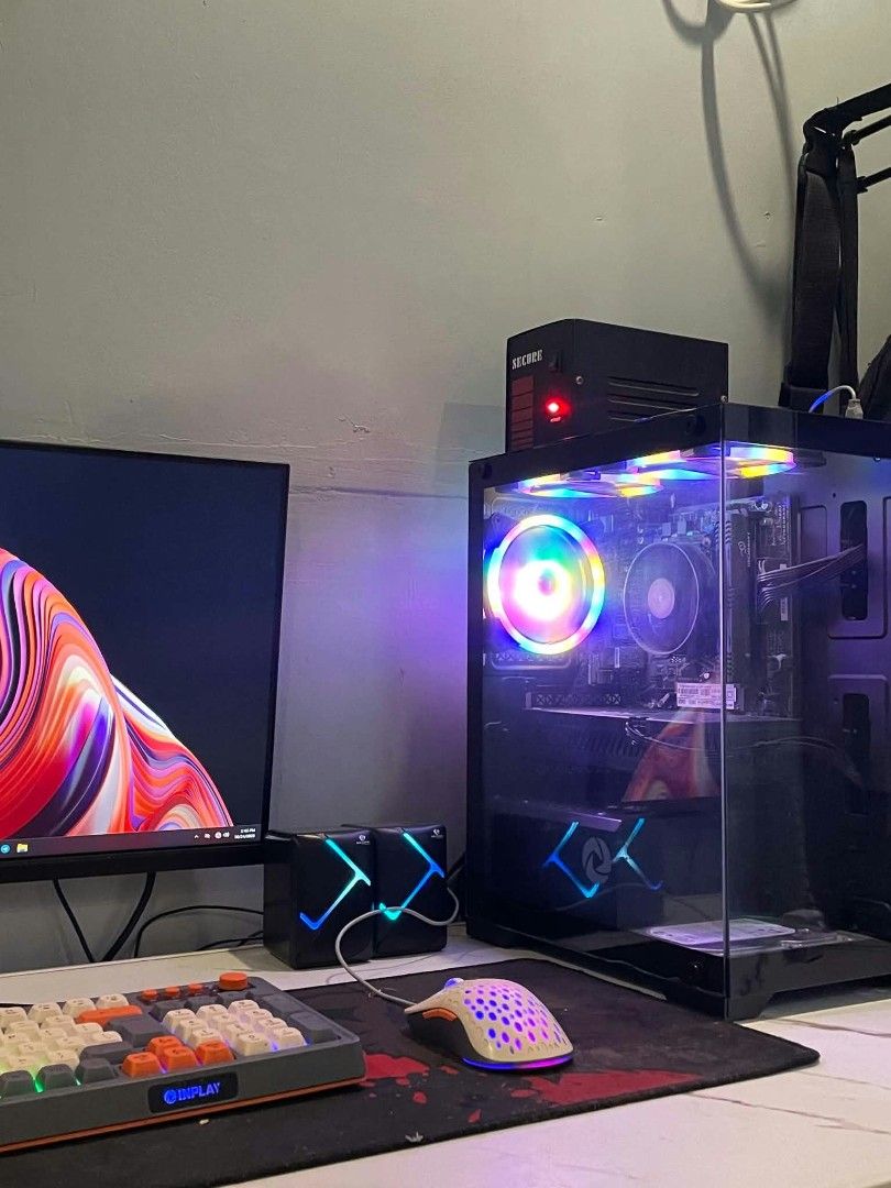 (RUSH SALE) Complete Gaming & Workstation PC Set Up (Category: Desktops) located in Manila. Submitted by marthina246 (Listing ID 1470375802, Image 2). Description: FOR SALE: COMPLETE GAMING & WORKSTATION PC SETUP 🖥️✨ (Plug and Play — gagamitin na lang! Complete specs & peripherals included!) Premium tempered glass aquarium case with RGB lighting — sobrang ganda ng aesthetic! Perfect para sa Gaming, Work From Home (WFH), Video Editing, at Online 
