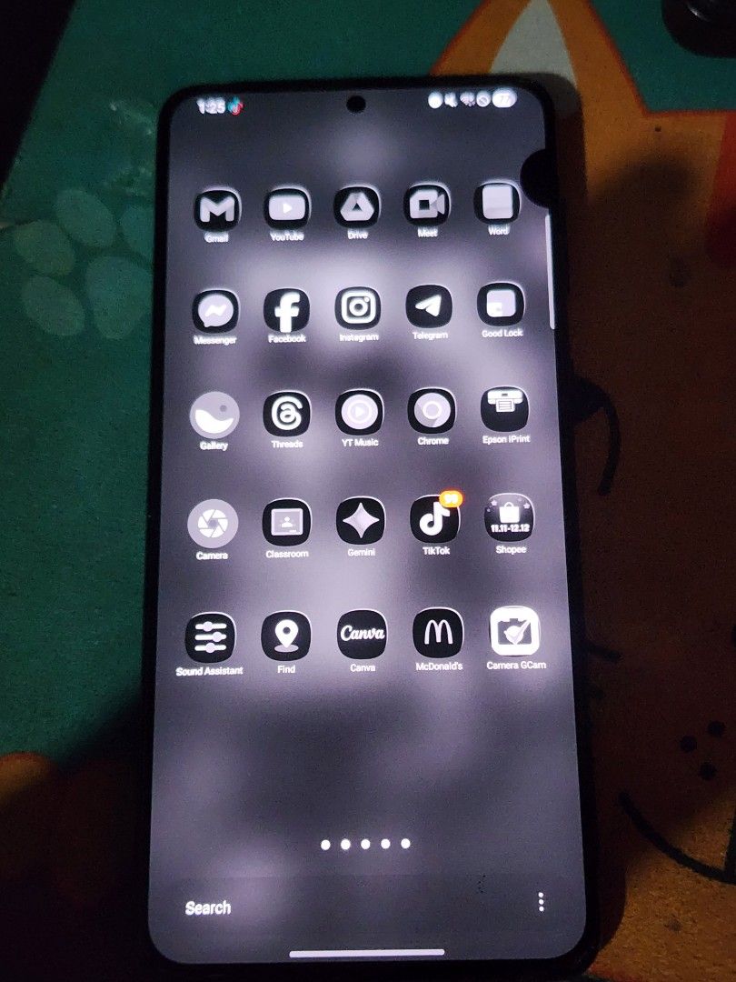 Rush Samsung Galaxy S21 PLUS (Category: Samsung) located in Imus. Submitted by criz_jae (Listing ID 1470415519, Image 3). Description: 8gb ram, 256gb rom,120hz refresh rate, Fingerprint working Just signs of usage and Issue: black dot sa upper right (di affected performance and di pansin pag naka dark mode As is Negotiable sa paaa.