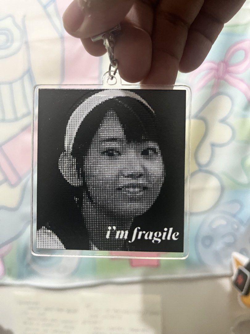 Sakura Le Sserafim Fanmade Keychain (Category: K-Wave Merchandise) located in Pasig City. Submitted by ketcatket (Listing ID 1470504007, Image 1). Description: - Fanart made by me - Decluttering old stocks of keychain that was made for art markets - Was sold for 150PHP, will sell for 80PHP - RFS: Need funds for capstone and discontinuing this keychain.